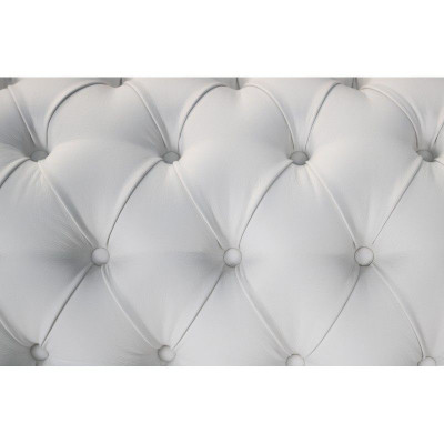 Elegant White Chesterfield Armchair: The charm of the Classic n in a modern style