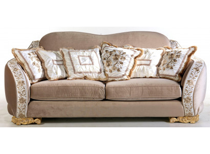 Classic three-seater Chesterfield sofa for stylish living spaces